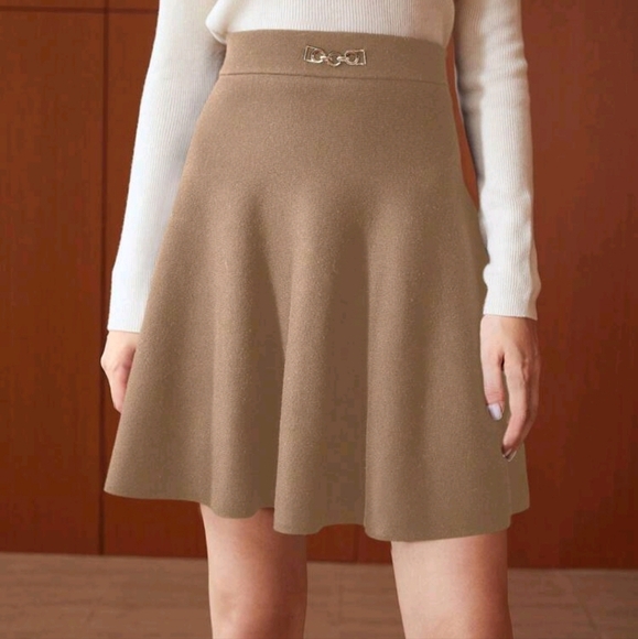 METAL CHAIN DETAIL FLARED SWEATER SKIRT - Picture 4 of 5